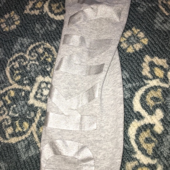 🌙DKNY Cropped Gray Hoodie - Picture 7 of 7